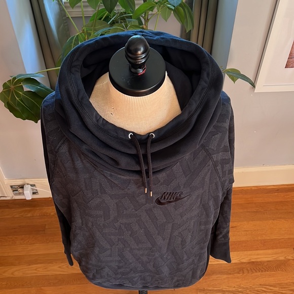 NIKE | Jacquard Rally Hoddie size Xl - Picture 3 of 9